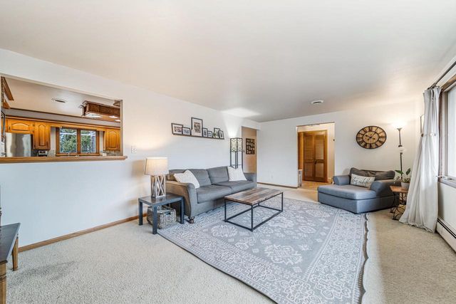 818 Huron AVENUE, Oostburg, WI 53070