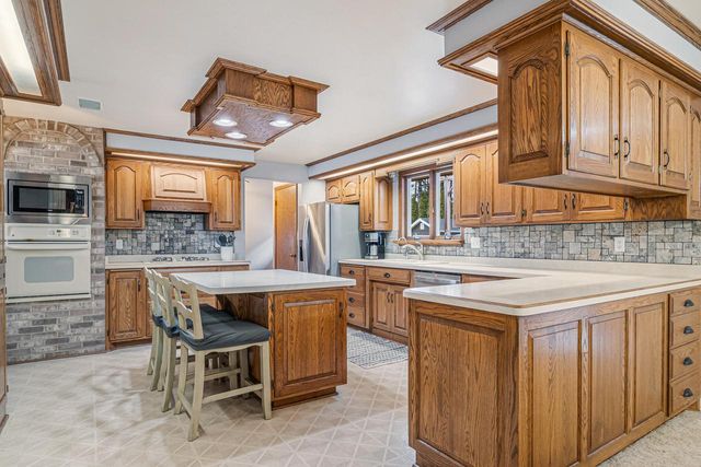 818 Huron AVENUE, Oostburg, WI 53070