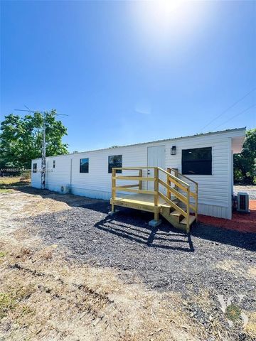 5121 PIONEER 18TH ST, Clewiston, FL 33440