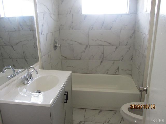 1247 Davis Street, Hanford, CA 93230