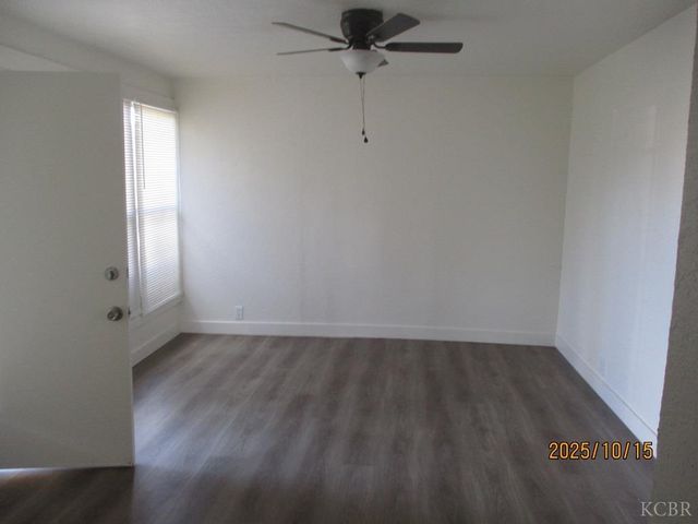 1247 Davis Street, Hanford, CA 93230