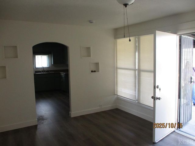 1247 Davis Street, Hanford, CA 93230