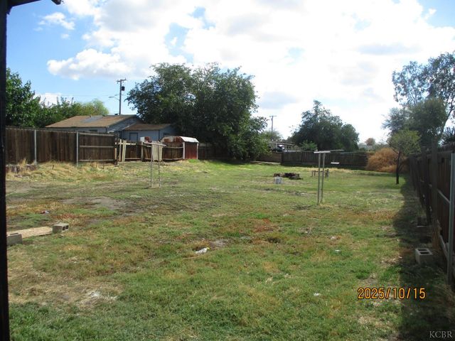 1247 Davis Street, Hanford, CA 93230