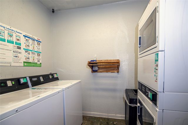 7820 Seawall Boulevard 327, Galveston, TX 77551