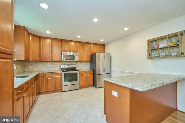 3153 FAIRBURY LN, Fairfax, VA 22031