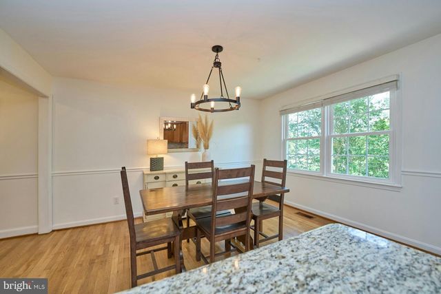 3153 FAIRBURY LN, Fairfax, VA 22031