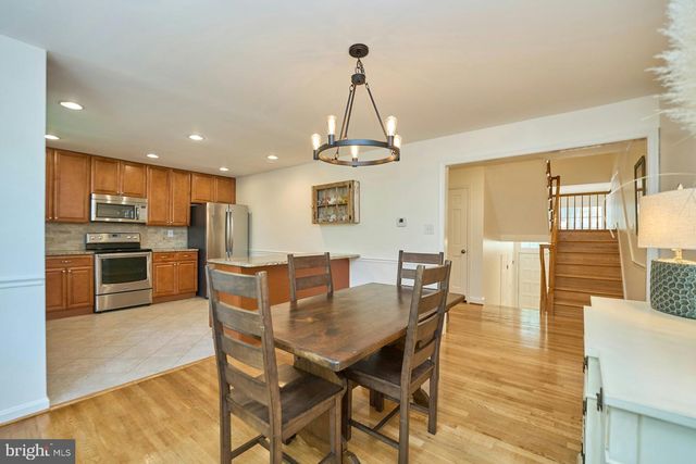 3153 FAIRBURY LN, Fairfax, VA 22031
