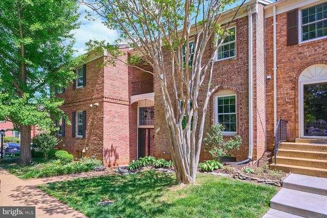 3153 FAIRBURY LN, Fairfax, VA 22031