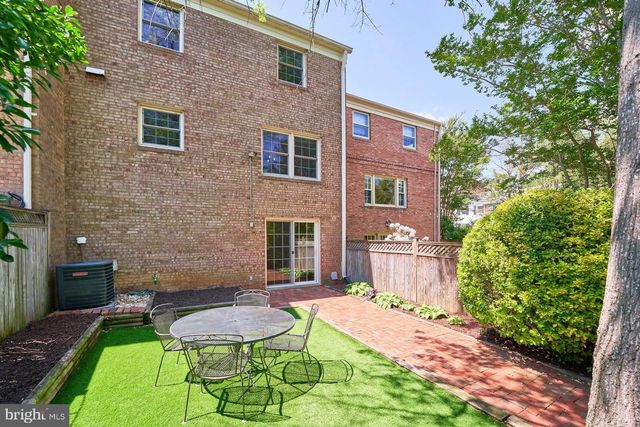 3153 FAIRBURY LN, Fairfax, VA 22031