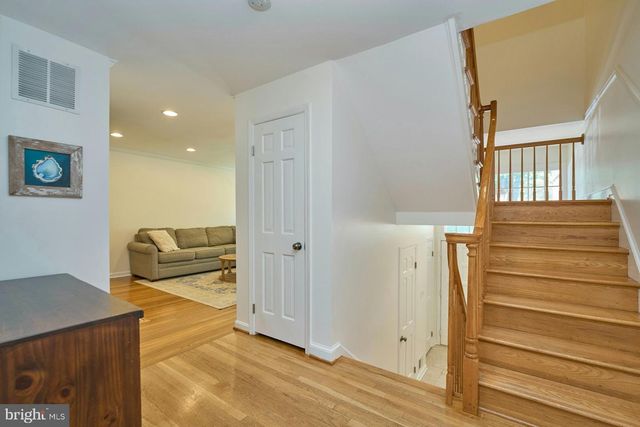 3153 FAIRBURY LN, Fairfax, VA 22031