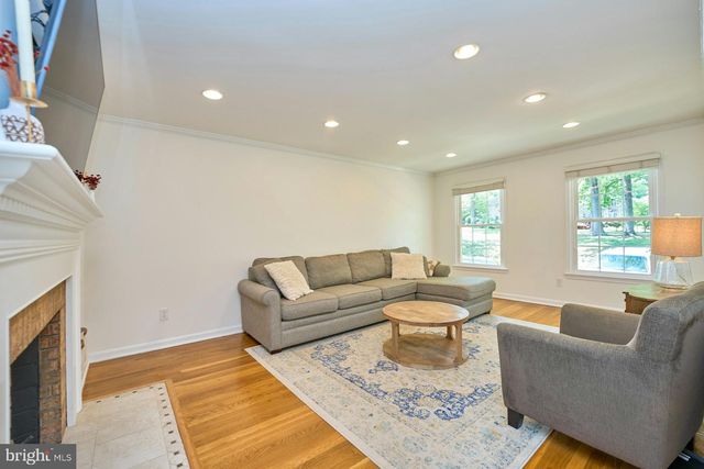 3153 FAIRBURY LN, Fairfax, VA 22031