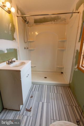 1051 DIAMOND ST, Camden, NJ 08103