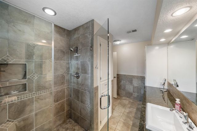 6727 Sutter Park Lane, Houston, TX 77066