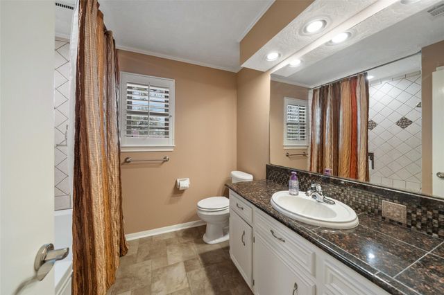 6727 Sutter Park Lane, Houston, TX 77066