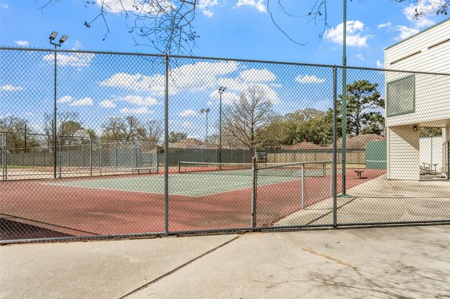 6727 Sutter Park Lane, Houston, TX 77066