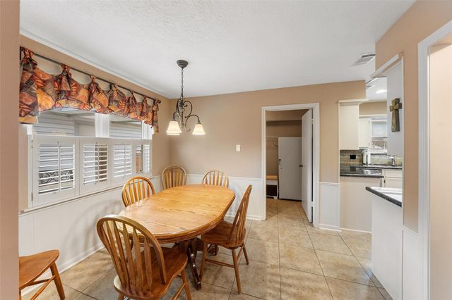 6727 Sutter Park Lane, Houston, TX 77066