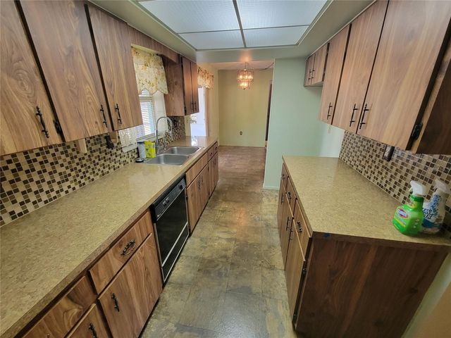 554 LAKEMONT AVENUE NW, Port Charlotte, FL 33952