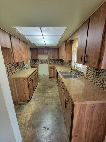 554 LAKEMONT AVENUE NW, Port Charlotte, FL 33952