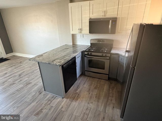 320 W COURTLAND ST W, Philadelphia, PA 19140