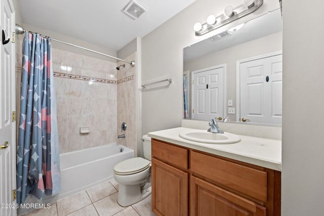21 W Aspen Way, Matawan, NJ 07747