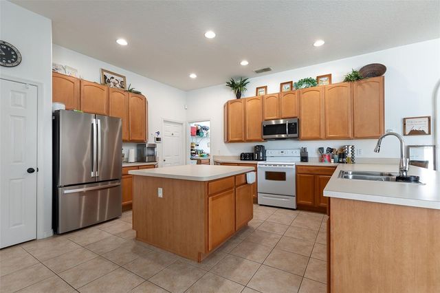 857 COVENTRY ROAD, Davenport, FL 33897