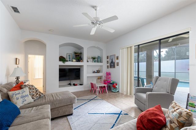 857 COVENTRY ROAD, Davenport, FL 33897