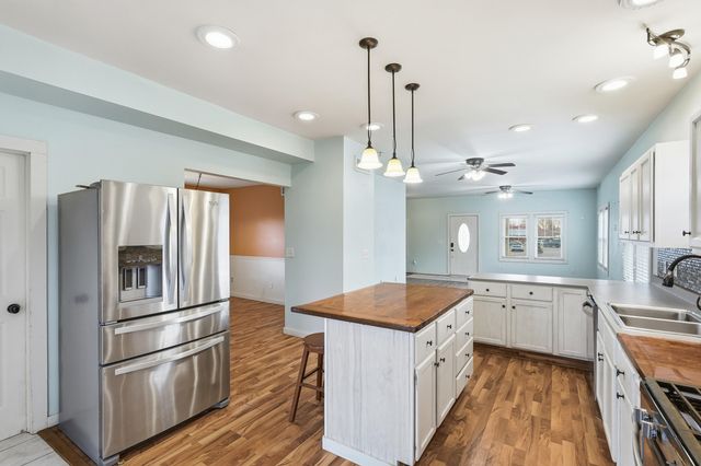 122 9th Street SW, Demotte, IN 46310