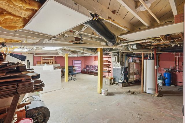 122 9th Street SW, Demotte, IN 46310