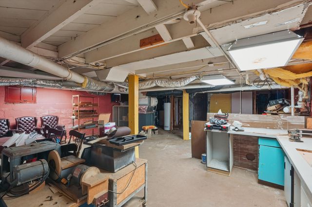 122 9th Street SW, Demotte, IN 46310