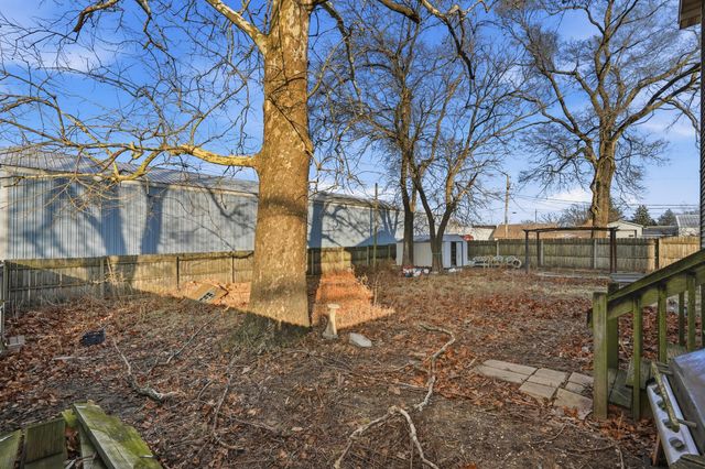 122 9th Street SW, Demotte, IN 46310