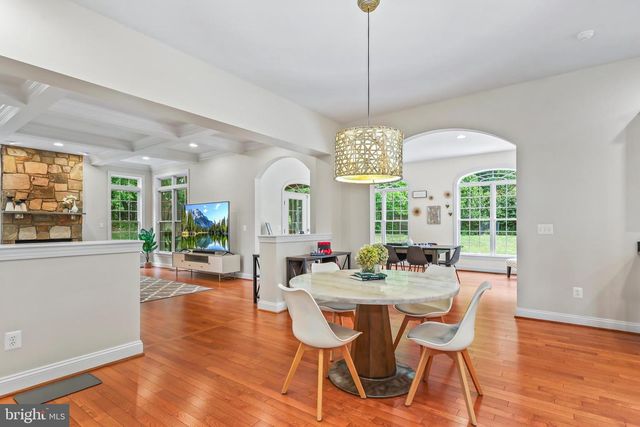 3431 FAWN WOOD LN, Fairfax, VA 22033