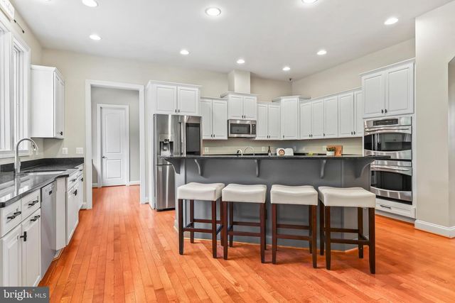 3431 FAWN WOOD LN, Fairfax, VA 22033