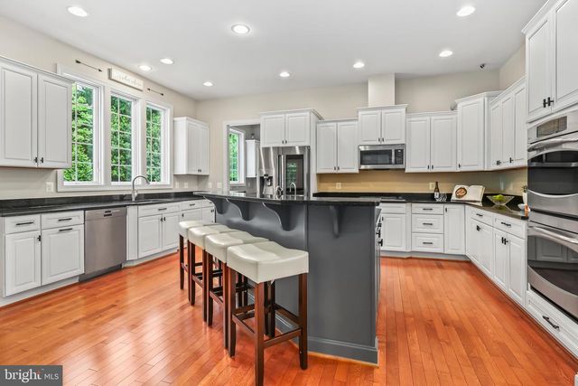 3431 FAWN WOOD LN, Fairfax, VA 22033