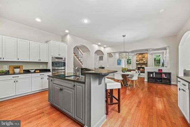 3431 FAWN WOOD LN, Fairfax, VA 22033