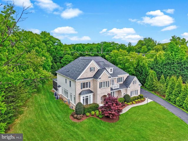 3431 FAWN WOOD LN, Fairfax, VA 22033
