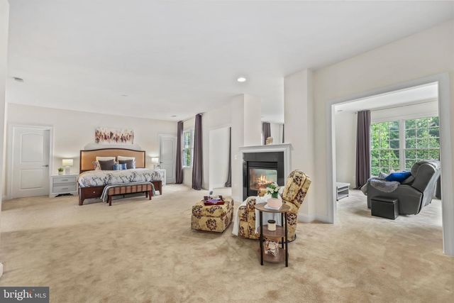 3431 FAWN WOOD LN, Fairfax, VA 22033