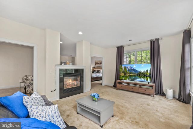 3431 FAWN WOOD LN, Fairfax, VA 22033