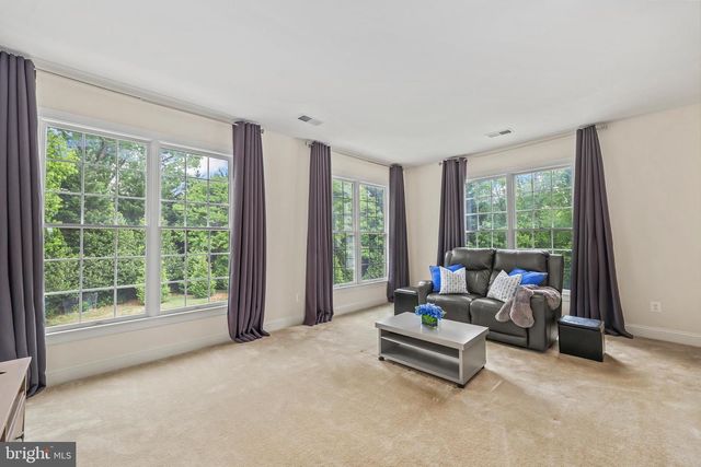 3431 FAWN WOOD LN, Fairfax, VA 22033