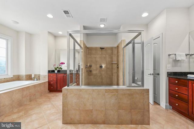 3431 FAWN WOOD LN, Fairfax, VA 22033