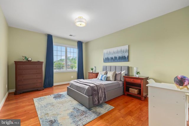 3431 FAWN WOOD LN, Fairfax, VA 22033
