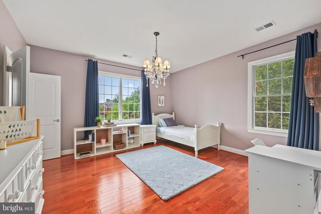 3431 FAWN WOOD LN, Fairfax, VA 22033