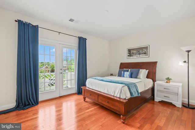 3431 FAWN WOOD LN, Fairfax, VA 22033