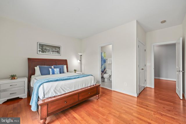 3431 FAWN WOOD LN, Fairfax, VA 22033