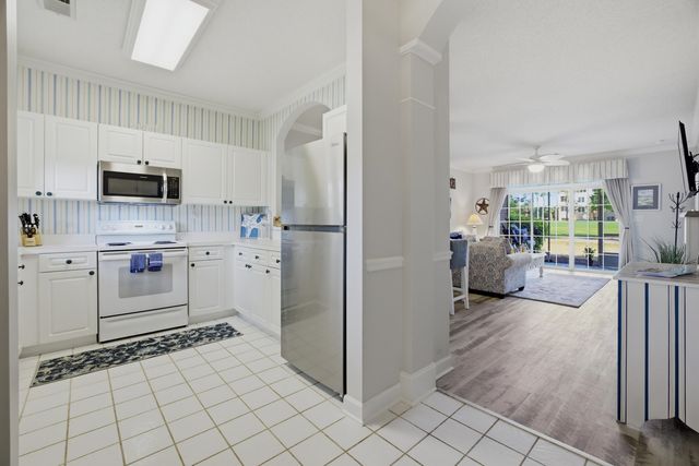 5751 Oyster Catcher Dr Unit 613, North Myrtle Beach, SC 29582