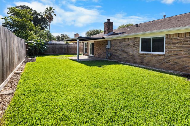 15803 Echo Hill Drive, Houston, TX 77059
