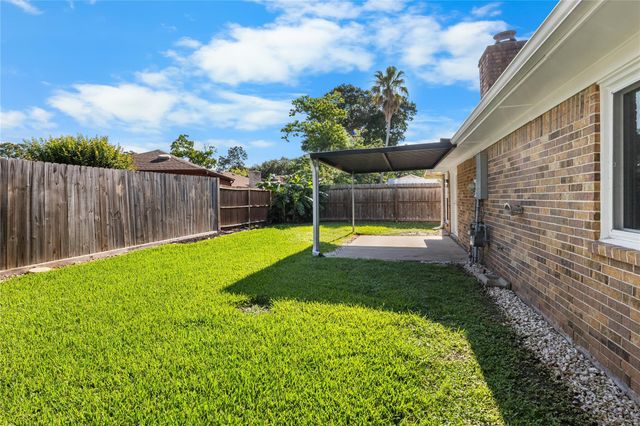15803 Echo Hill Drive, Houston, TX 77059