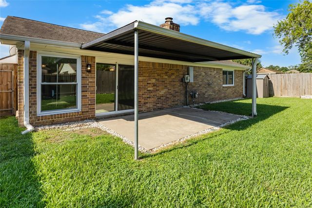 15803 Echo Hill Drive, Houston, TX 77059