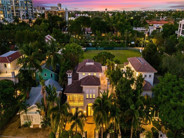 821 SE 2nd Court, Fort Lauderdale, FL 33301