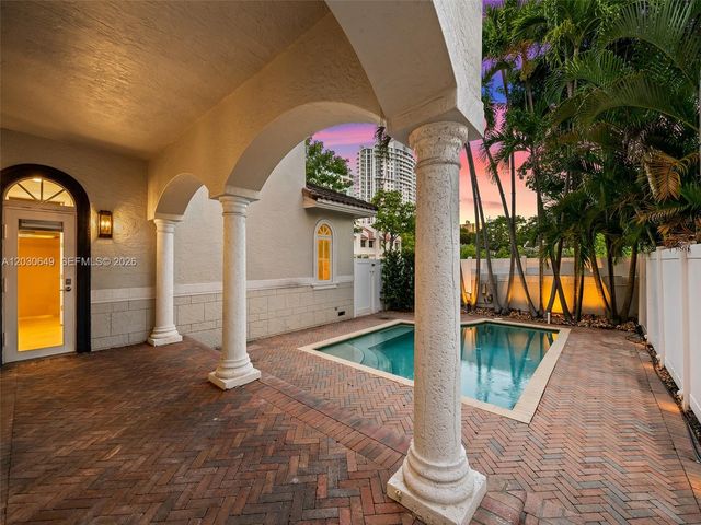 821 SE 2nd Court, Fort Lauderdale, FL 33301