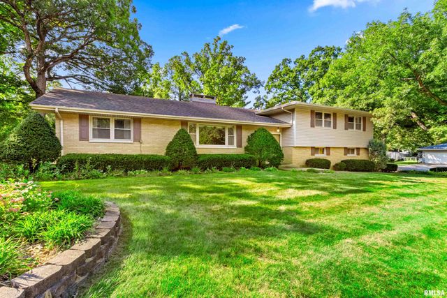 303 SHADY KNOLLS Drive, East Peoria, IL 61611